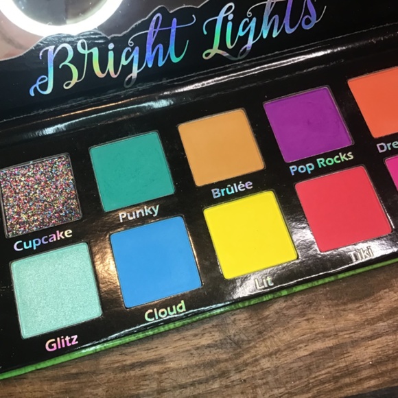 Pinky rose “bright lights” eyeshadow pallet, bnib - Picture 9 of 14